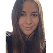 Estudiante de enfermería, con grado superior en higiene bucodental y bachillerato en ciencias de la salud.